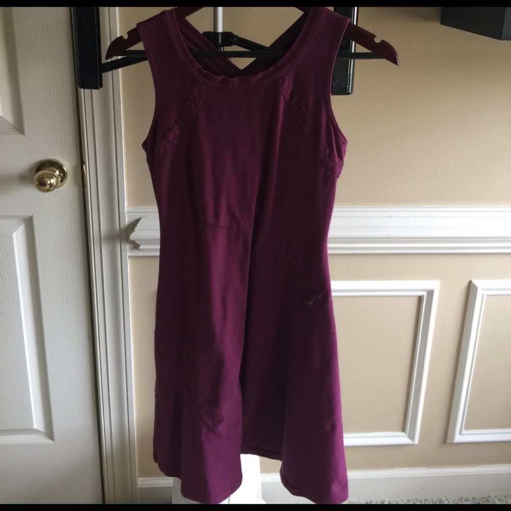Mountain Hardwear casual dress